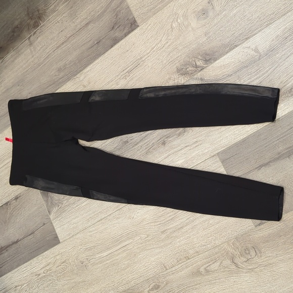 Spanx In Solid Black - Picture 9 of 10